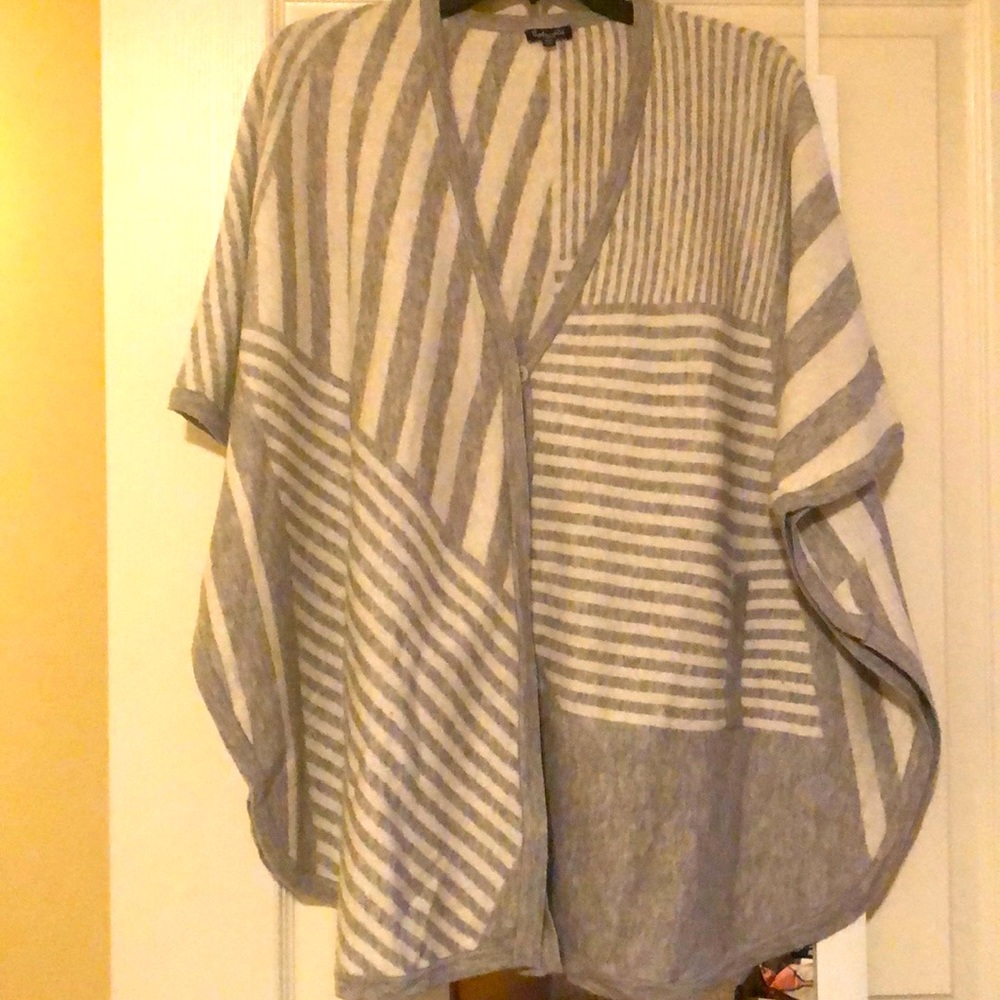 Splendid short sleeve poncho